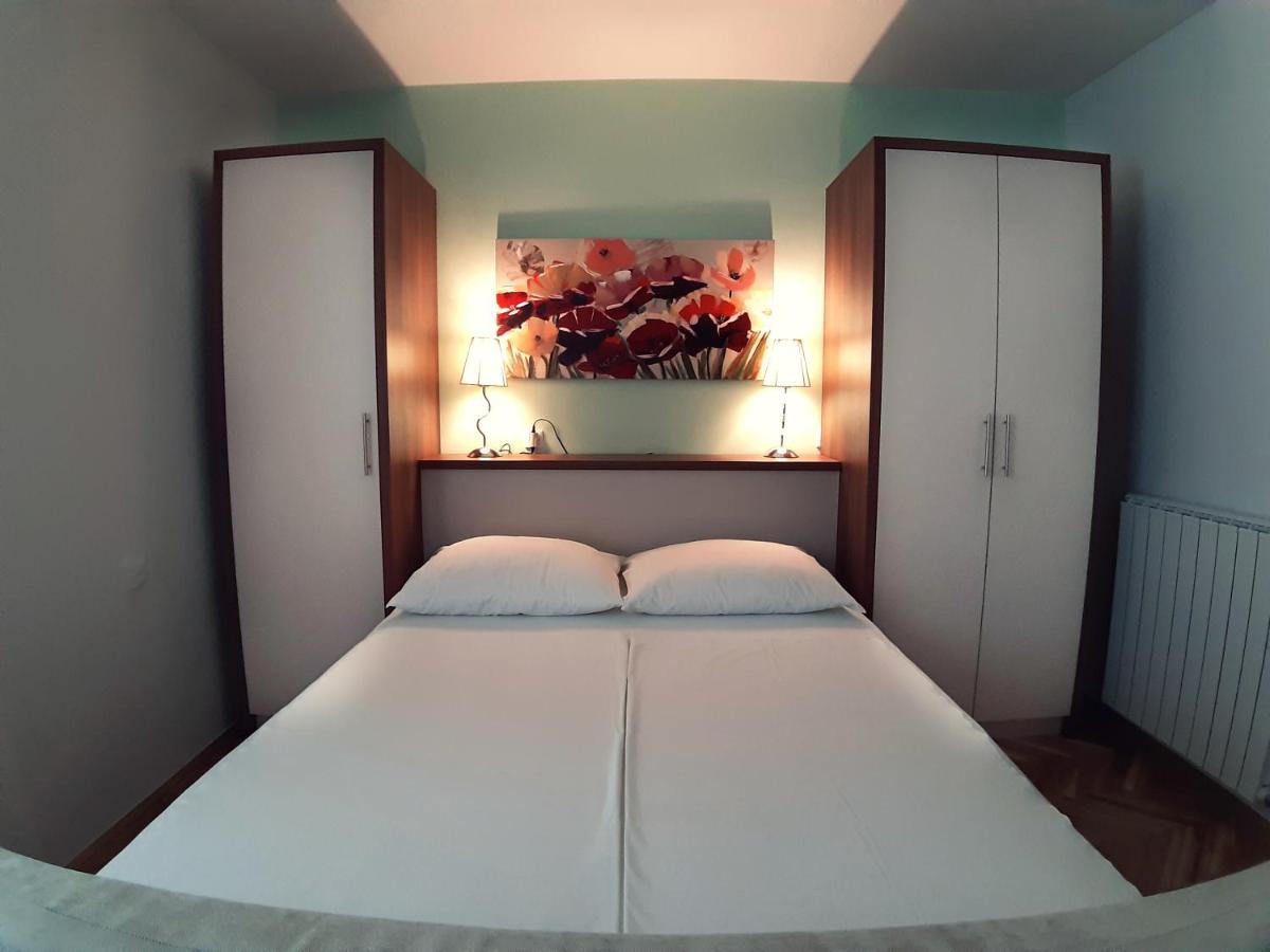 F• R• I• E• N• D• S• Bed and Breakfast Novalja Exteriör bild